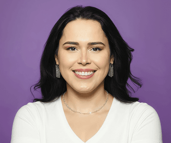 Dra. Thais Favaro Dias